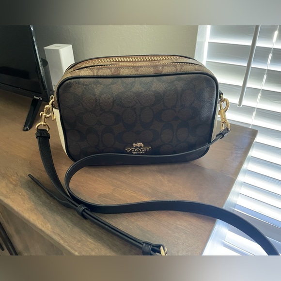 Offers accepted Coach crossbody - Picture 1 of 7